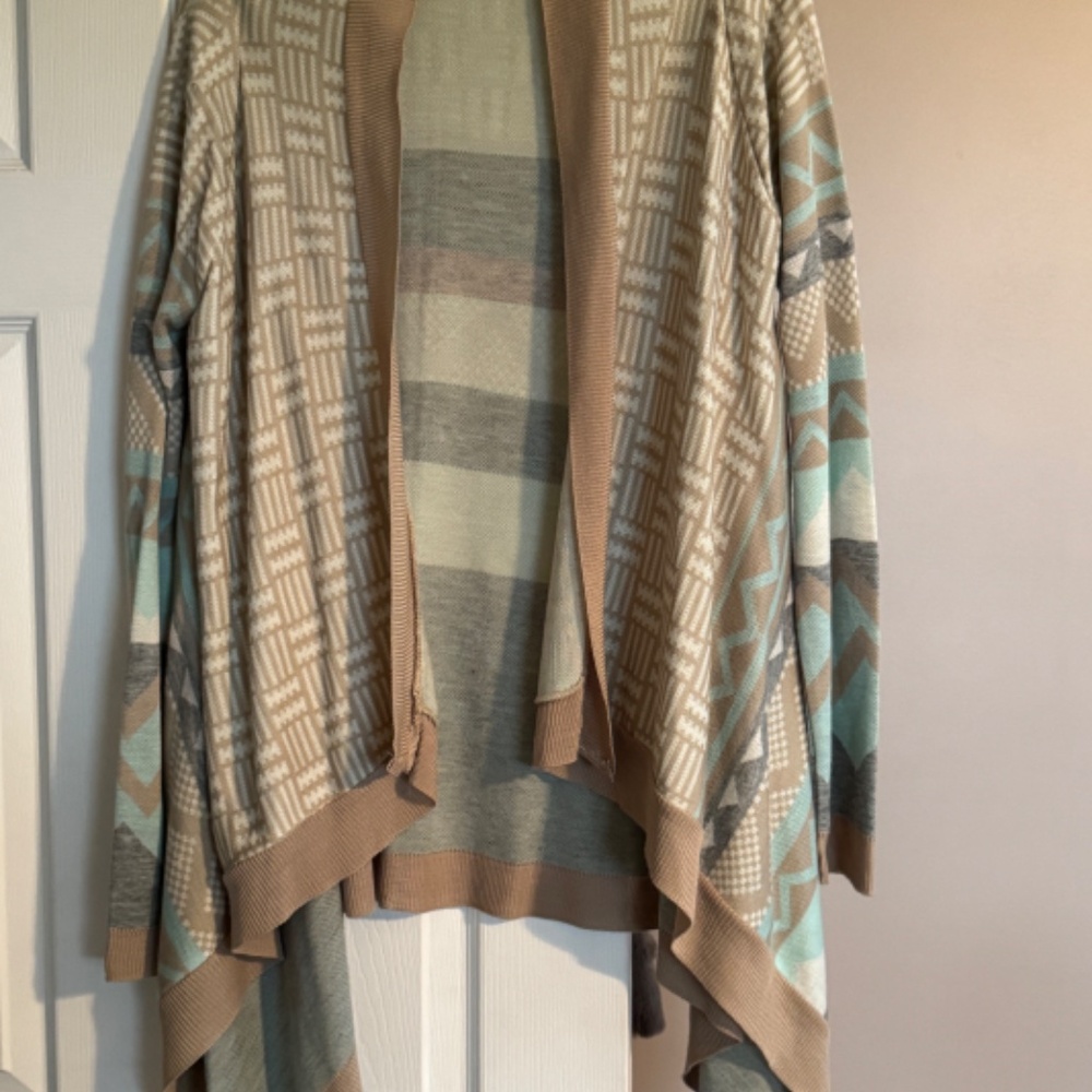 Charlotte Russe Duster, Size Large, Multi